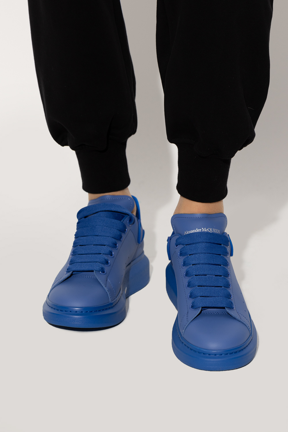 Niebieski Buty sportowe 'Larry' Alexander McQueen